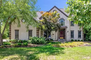 3395 Heritage Oaks Dr, Hilliard, OH 43026 - Photo 1