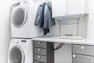 196 S Grant Ave, Columbus, OH 43215 - Photo 19