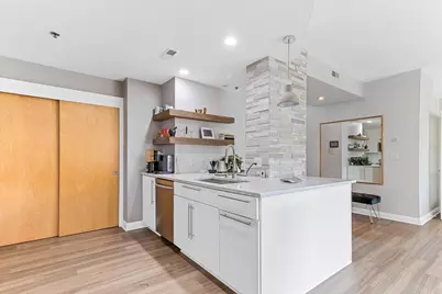 196 S Grant Avenue #307, Columbus, OH 43215 - Photo 3