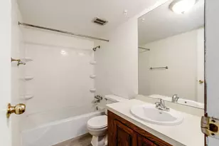 4692 Charecote Ln, Columbus, OH 43220 - Photo 15