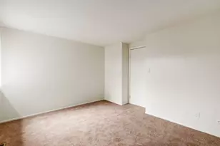 4692 Charecote Ln, Columbus, OH 43220 - Photo 17