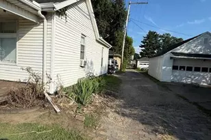 20 4th St, Nelsonville, OH 45764 - Photo 3