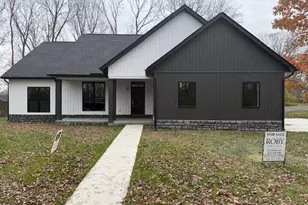 34 Prospect St, Delaware, OH 43015 - Photo 1