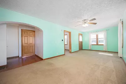 334 Lancaster Pike, Circleville, OH 43113 - Photo 5