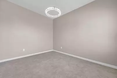 4410 Holstein Drive, Columbus, OH 43207 - Photo 9