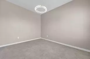 4410 Holstein Dr, Columbus, OH 43207 - Photo 9