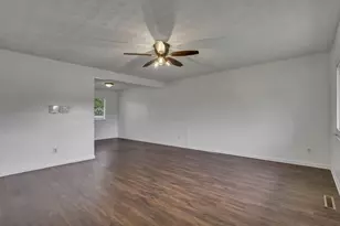 1752 S Hamilton Rd, Columbus, OH 43227 - Photo 5