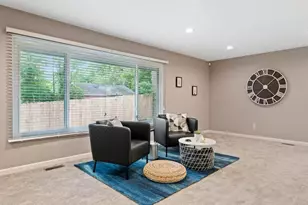 277 S James Rd, Columbus, OH 43213 - Photo 7