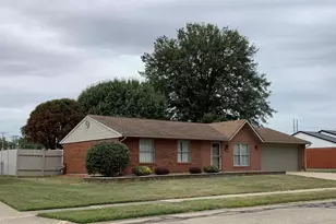 355 Cherokee Dr, Circleville, OH 43113 - Photo 3