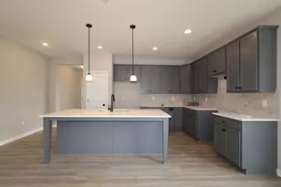 7898 Collins Dr, Reynoldsburg, OH 43068 - Photo 5