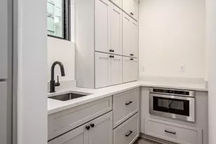 1025 Hunter Ave, Columbus, OH 43201 - Photo 13