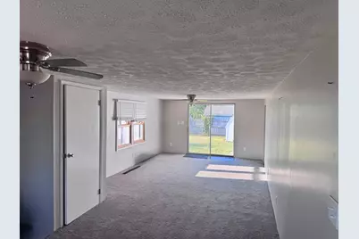 2222 Maureen Boulevard S, Obetz, OH 43207 - Photo 3