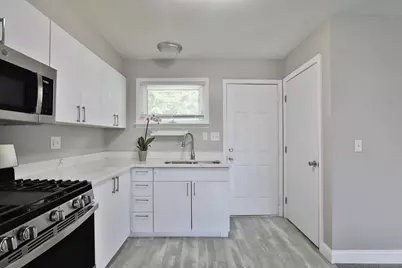 1037 Chestershire Road, Columbus, OH 43204 - Photo 9