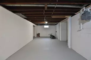 1037 Chestershire Rd, Columbus, OH 43204 - Photo 21