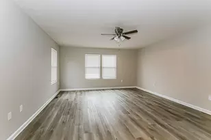 34 Waterman Ave, Commercial Point, OH 43116 - Photo 3