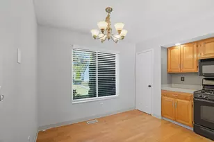 6937 Dublin Village Dr, Dublin, OH 43017 - Photo 13