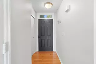 6937 Dublin Village Dr, Dublin, OH 43017 - Photo 9