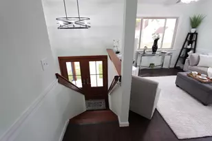 2683 Club House Dr, Columbus, OH 43211 - Photo 3