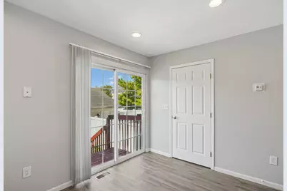 1152 Kinneton, Columbus, OH 43228 - Photo 5