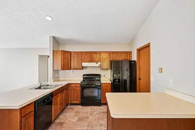 3577 Frenchpark Drive, Columbus, OH 43231 - Photo 9