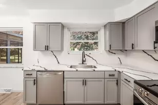 856 Cummington Rd, Columbus, OH 43213 - Photo 17