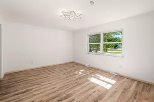 856 Cummington Rd, Columbus, OH 43213 - Photo 9