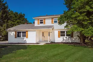 856 Cummington Rd, Columbus, OH 43213 - Photo 3