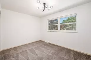 856 Cummington Rd, Columbus, OH 43213 - Photo 35