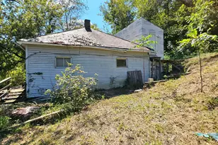 31 Locust St, Glouster, OH 45732 - Photo 5