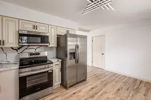 2458 Edgevale Rd, Columbus, OH 43221 - Photo 13