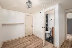 2458 Edgevale Rd, Columbus, OH 43221 - Photo 15