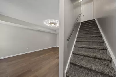 1046 Merrimar Circle N #B, Columbus, OH 43220 - Photo 9