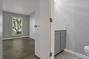 6037 Carmell Dr, Columbus, OH 43228 - Photo 7