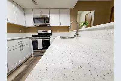 2744 Greystone Drive #E, Columbus, OH 43220 - Photo 9