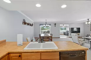 821 Leesburg Ave, Washington Court House, OH 43160 - Photo 7