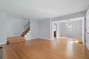 898 Chestershire Rd, Columbus, OH 43204 - Photo 15