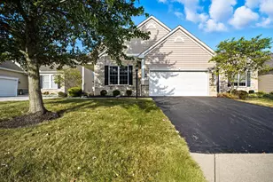 4879 Blossom Wy, Grove City, OH 43123 - Photo 1