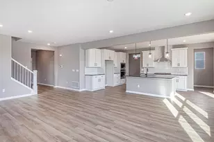 373 Cardinal Pt Dr, Delaware, OH 43015 - Photo 9