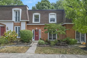 2782 Chateau Cir S, Columbus, OH 43221 - Photo 1