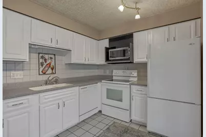 2782 Chateau Circle S #45, Columbus, OH 43221 - Photo 13