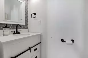 1466 Hamlet St, Columbus, OH 43201 - Photo 21