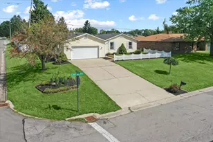 101 S Heather Hill Drive, Bellefontaine, OH 43311 - Photo 3