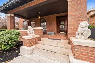 347 Kendall Pl, Columbus, OH 43205 - Photo 3