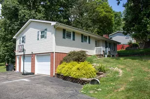 975 Blossom Ln, Zanesville, OH 43701 - Photo 13