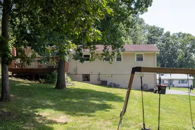 975 Blossom Lane, Zanesville, OH 43701 - Photo 3