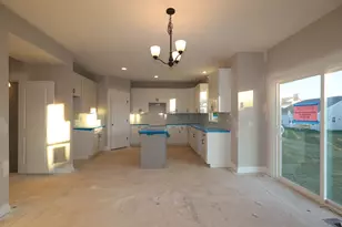 7917 Collins Dr, Reynoldsburg, OH 43068 - Photo 5