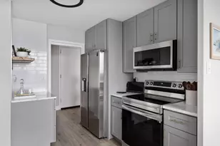 1000 Urlin Ave, Columbus, OH 43212 - Photo 7