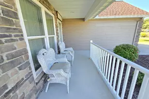 1909 Teakwood Dr, Ontario, OH 44906 - Photo 3