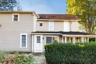 327 E Elm St, Granville, OH 43023 - Photo 5