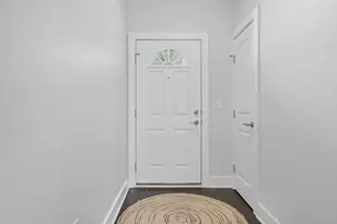 5049 Dinard Way, Columbus, OH 43221 - Photo 5